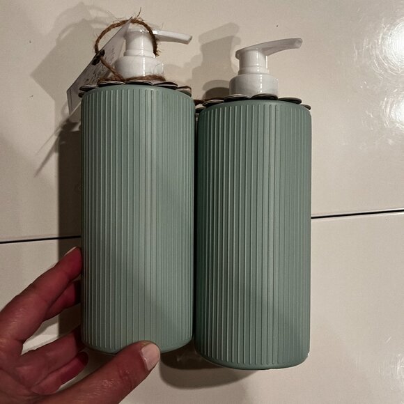 Hand Soap (w/Vitamin E) by Fig &‎ Olive (Set of TWO /new/wa/x) - Picture 3 of 13